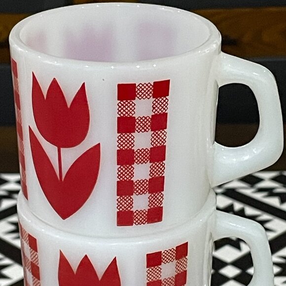 Vintage Termocrisa Red Tulip Milk Glass D handle Stackable Mug Set of 4 - Picture 4 of 7